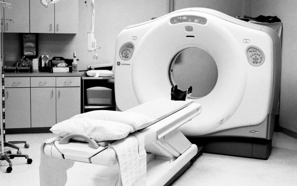 PET Scan vs. MRI: What's the Difference and Which Is Right for You ...